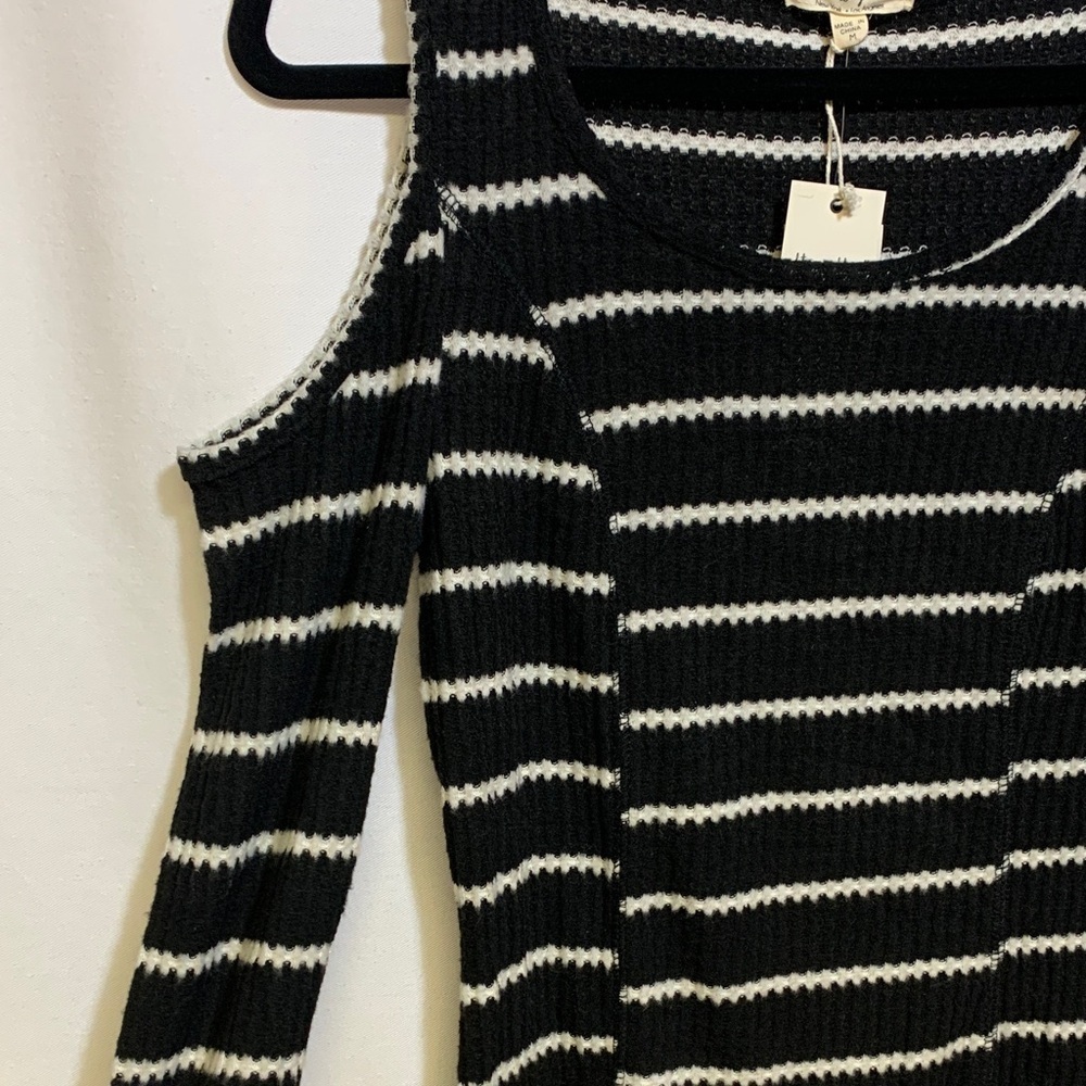 Ultra Flirt Black and White Striped Cold Shoulder Top - Picture 3 of 6